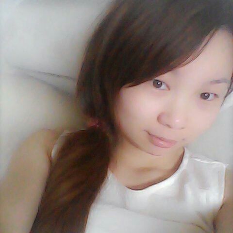 石榴红的东义紫堇上花