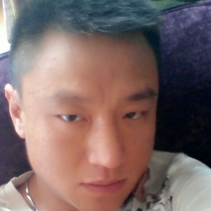 藏青色的全叶独活