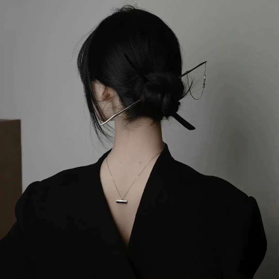 丶取次花丛懒回顾