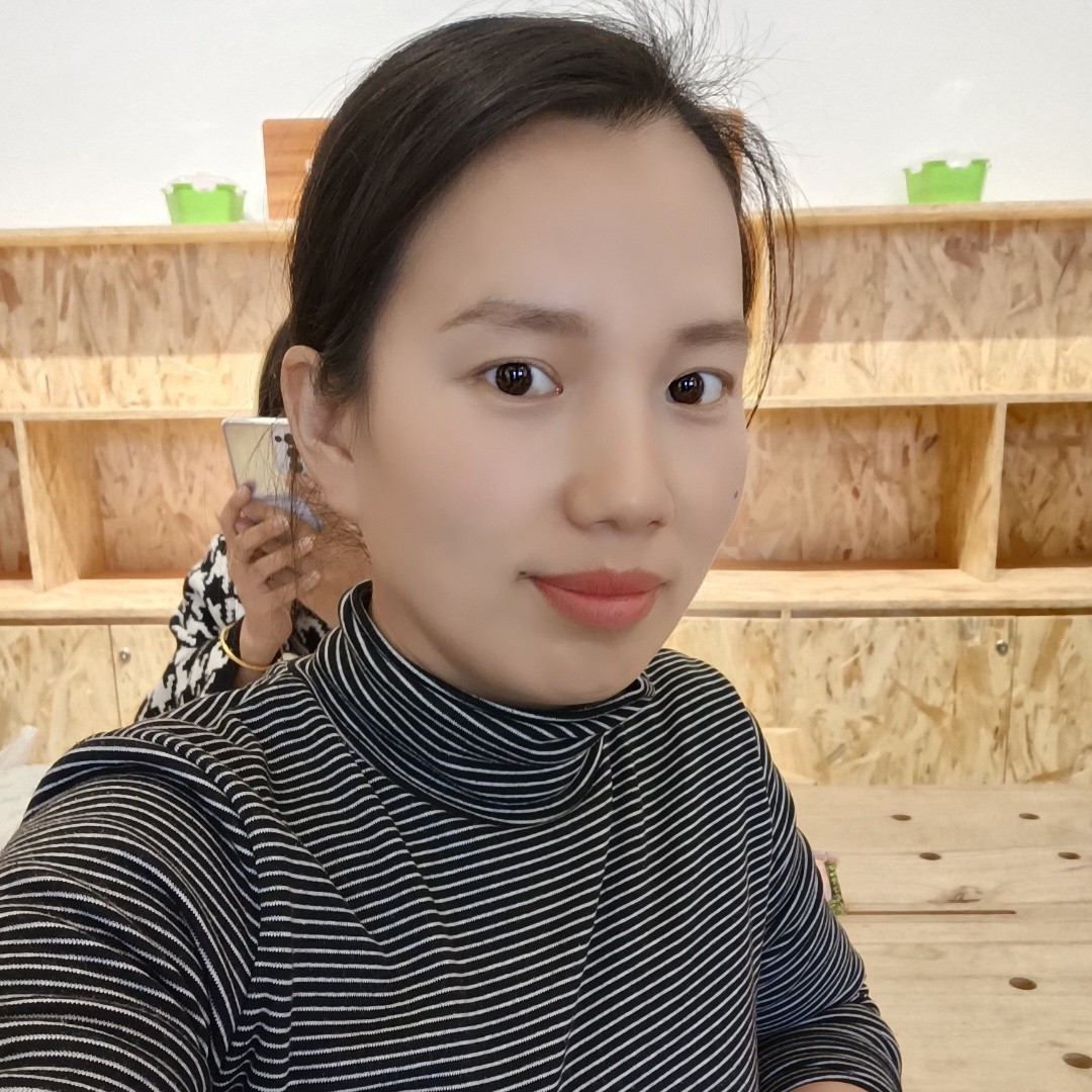 妮妮爱吃番茄酱