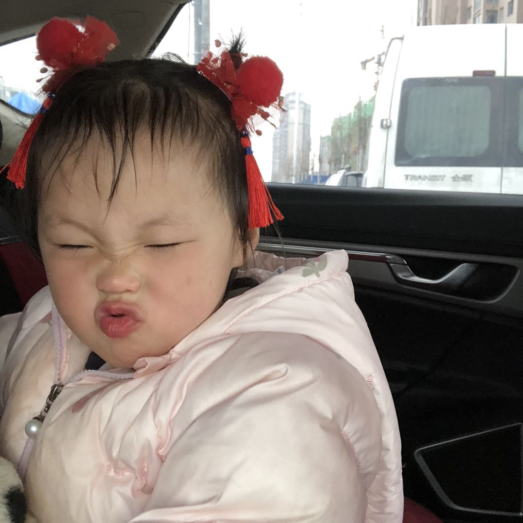 黄灿灿的东京樱花