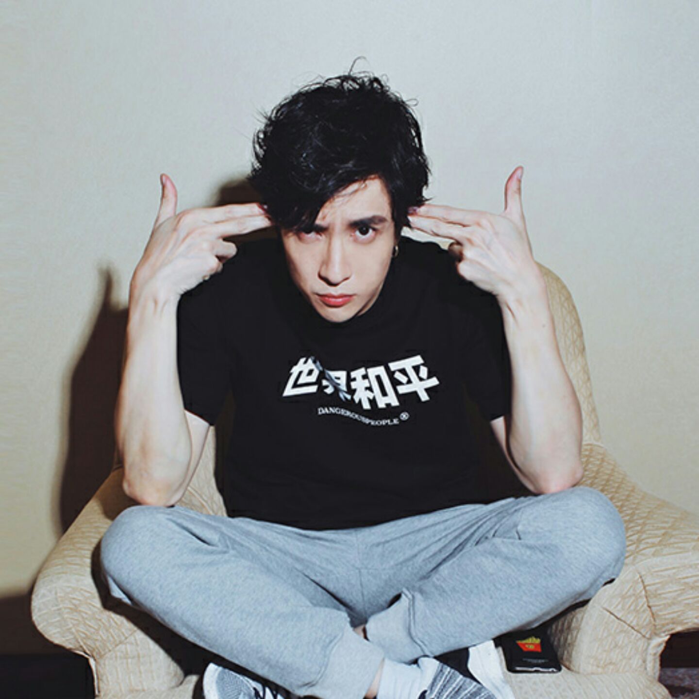 雨还在下，你仔细听啊