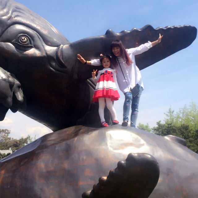 两个人的回忆一个人过....