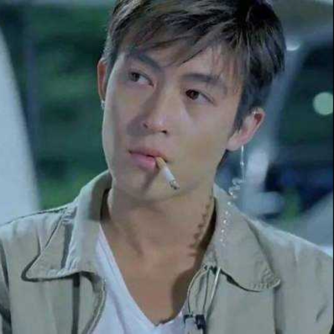 众人皆醒唯我独醉彳亍