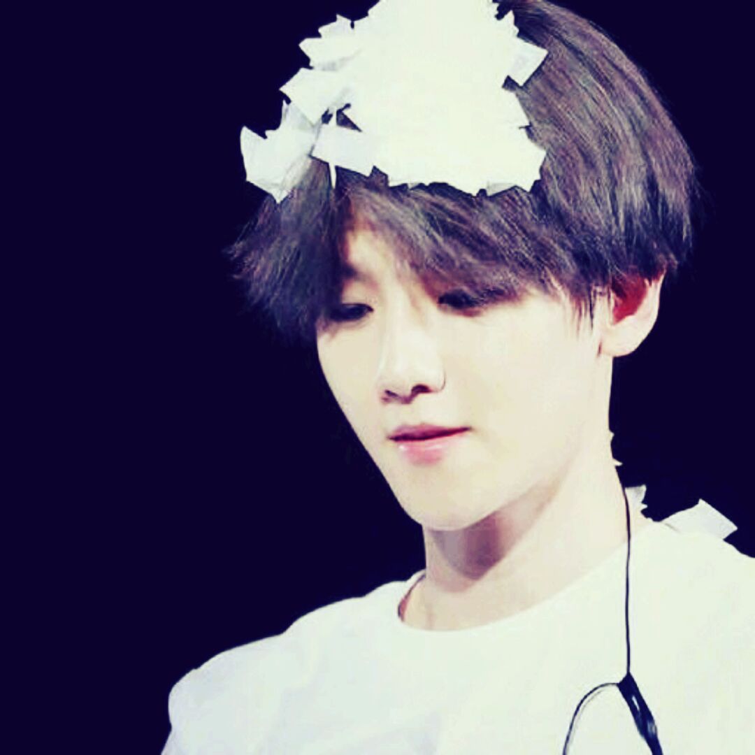 草莓咸的小虎牙