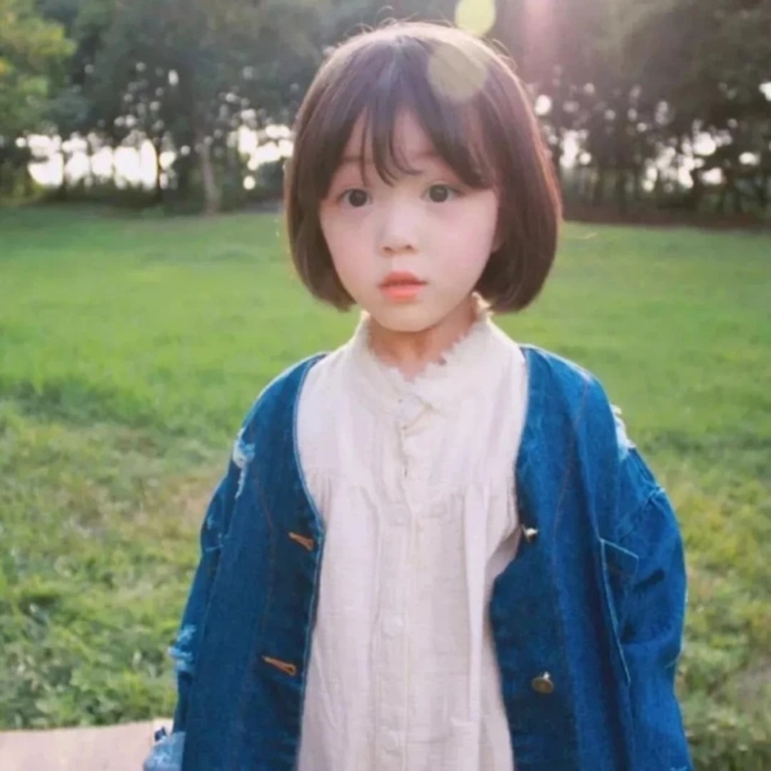 鲜蓝色的白千层皮