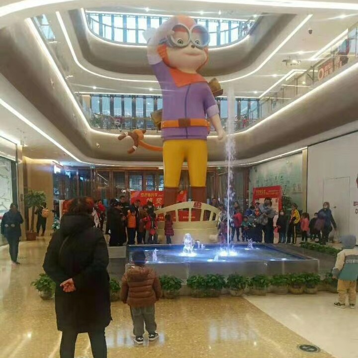 白色的韧荚红豆