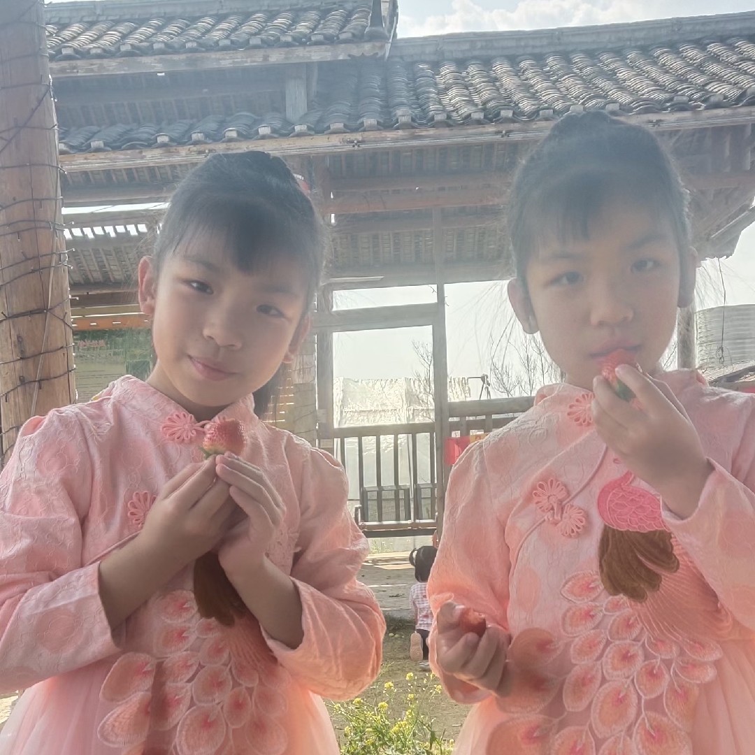 我家有两个小棉袄