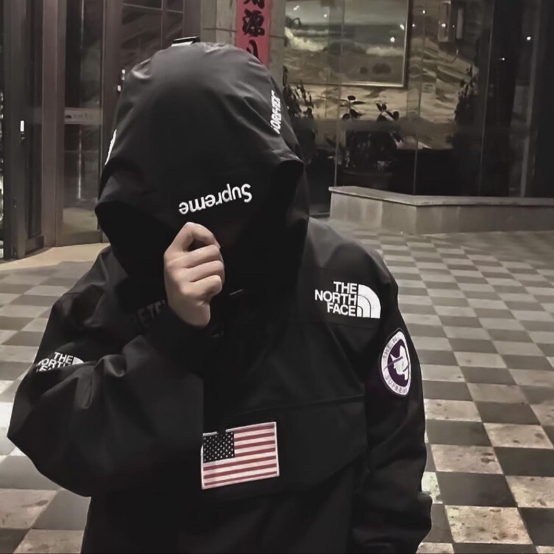 请往车厢中间走