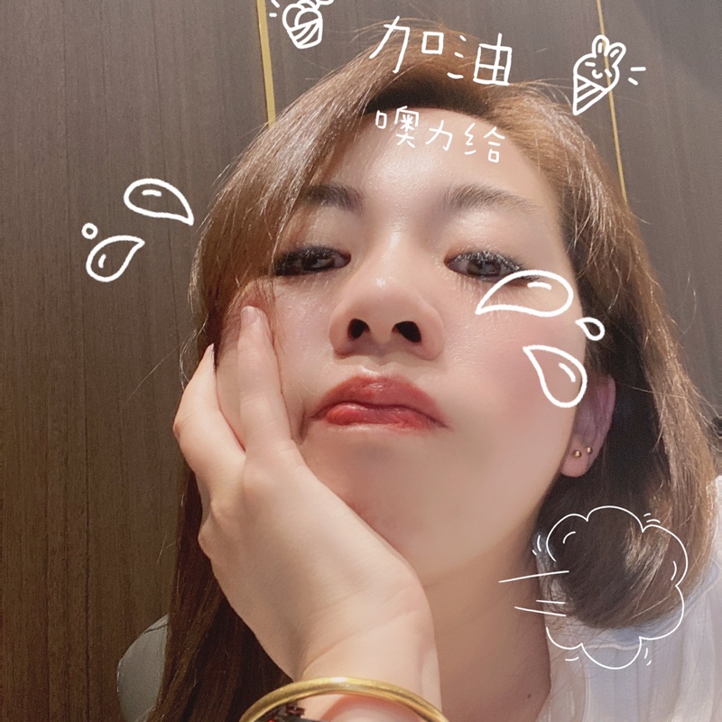 爱吃牛肉堡包的小迷妹