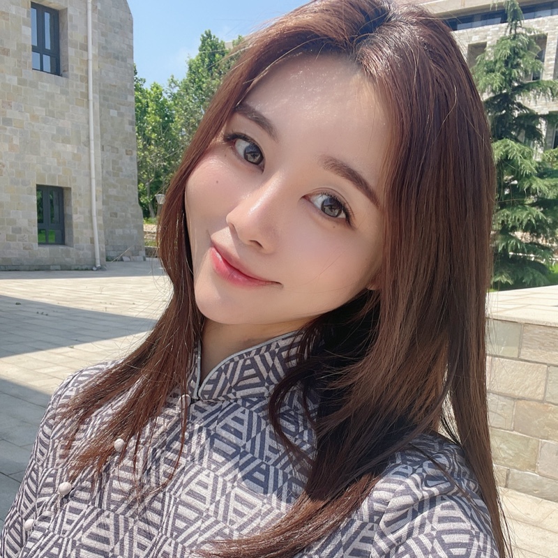 憧憬未来的邱诗然