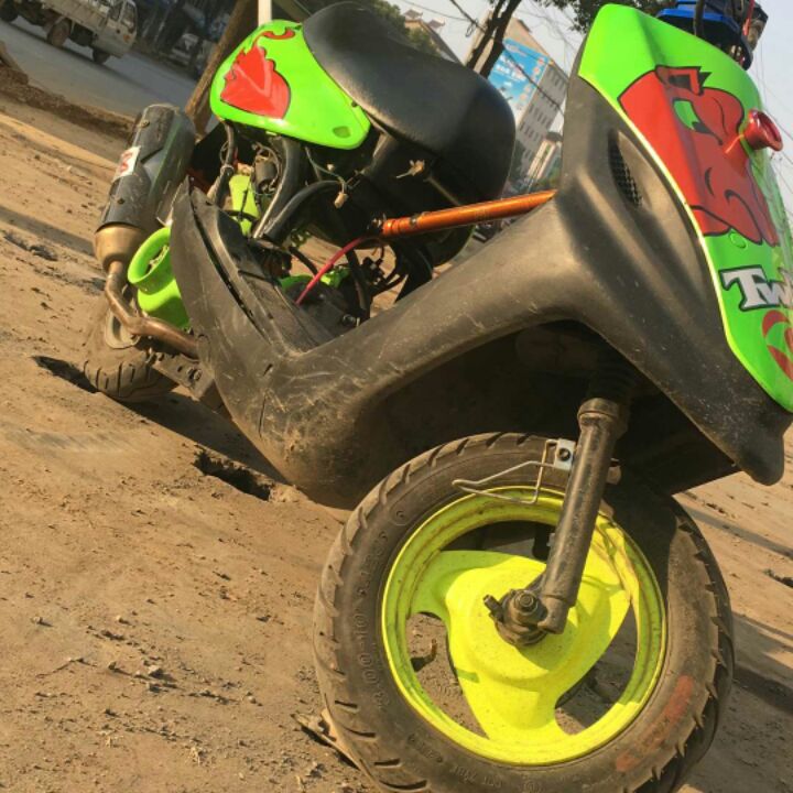 一只钢枪手中握。