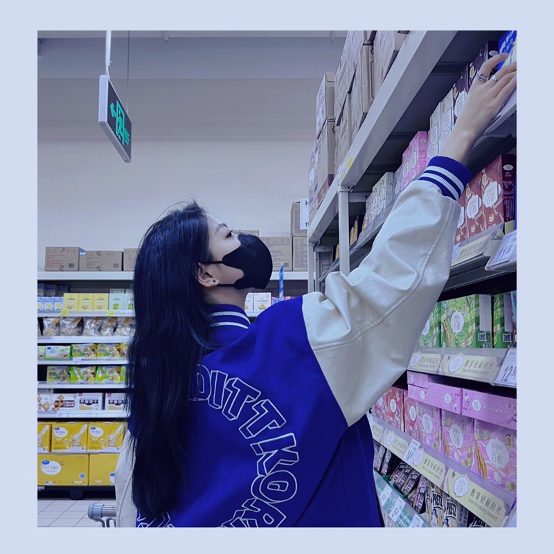 爱吃裹卷的小婧