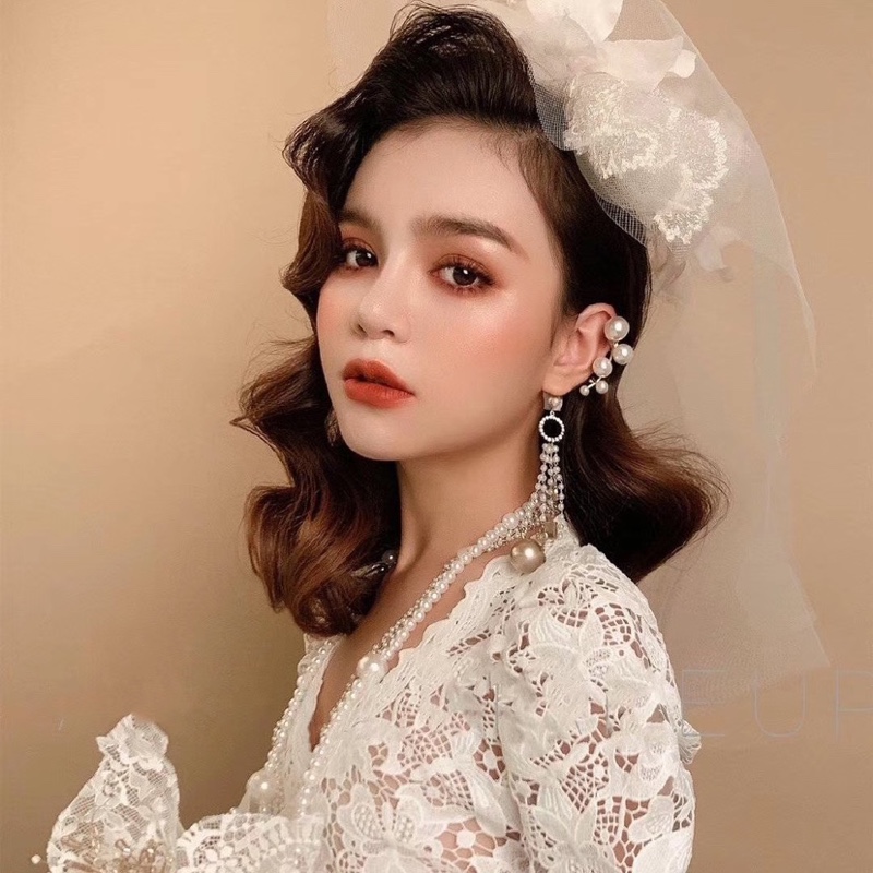 爱吃蘑菇的小姑娘