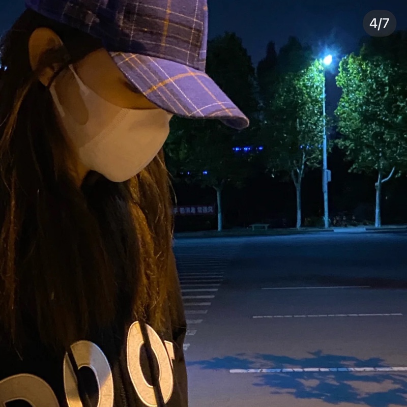 小佳佳啦很沉着