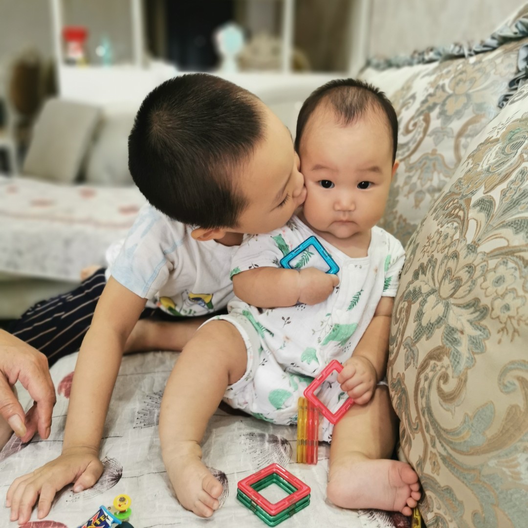 沅哥哥和小尾巴