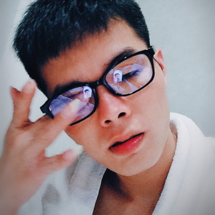 被社会玩弄的小丑