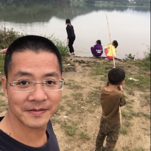 爱吃彩虹披萨的靓仔