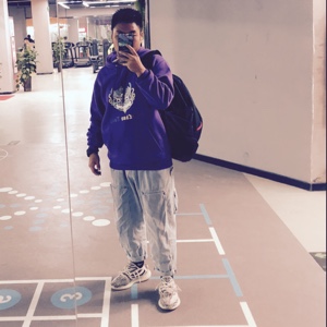 小呆颜值高丶悔