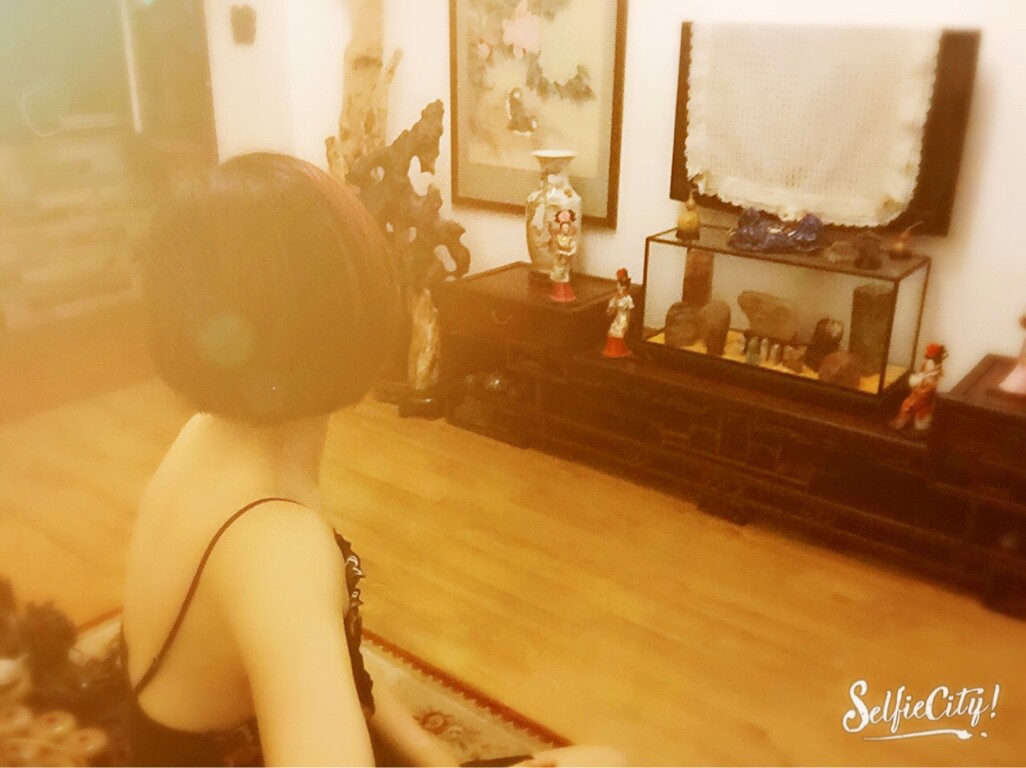 米白色的人参跳可