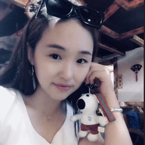 黑不溜秋小女生