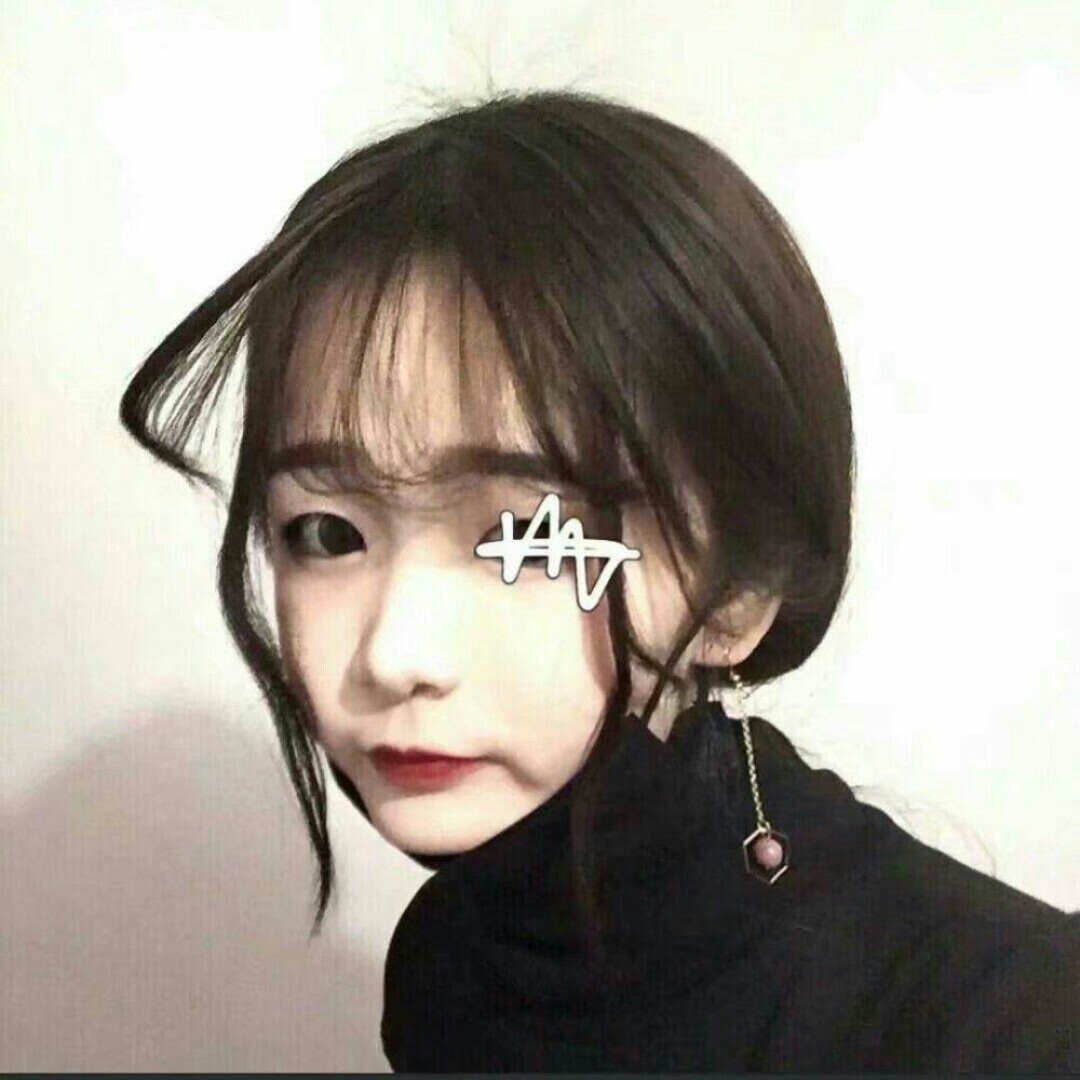 穿裙子转圈圈的小猪猪