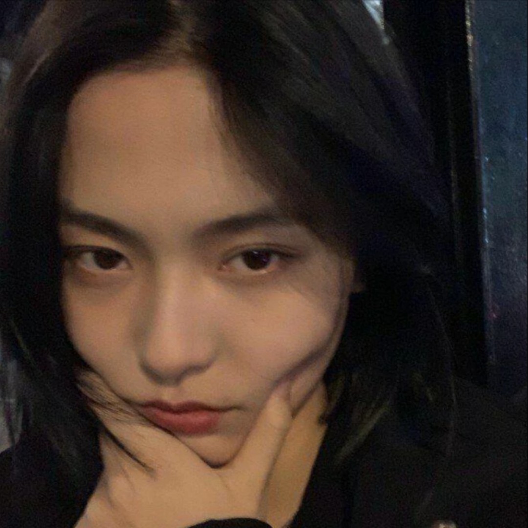 爱吃一品鲜虾的芬达