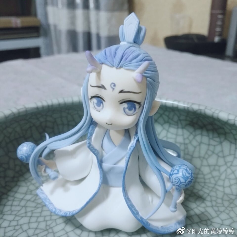 丢掉狼外婆的小红帽