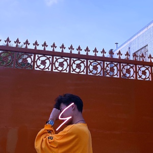 不经历风雨怎能迎接暴风雨