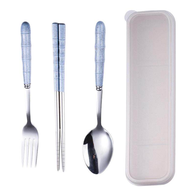 ���� ����������װ�;����ɺб�Яѧ�����ủ�ⷹ�е���װһ��ʳ������