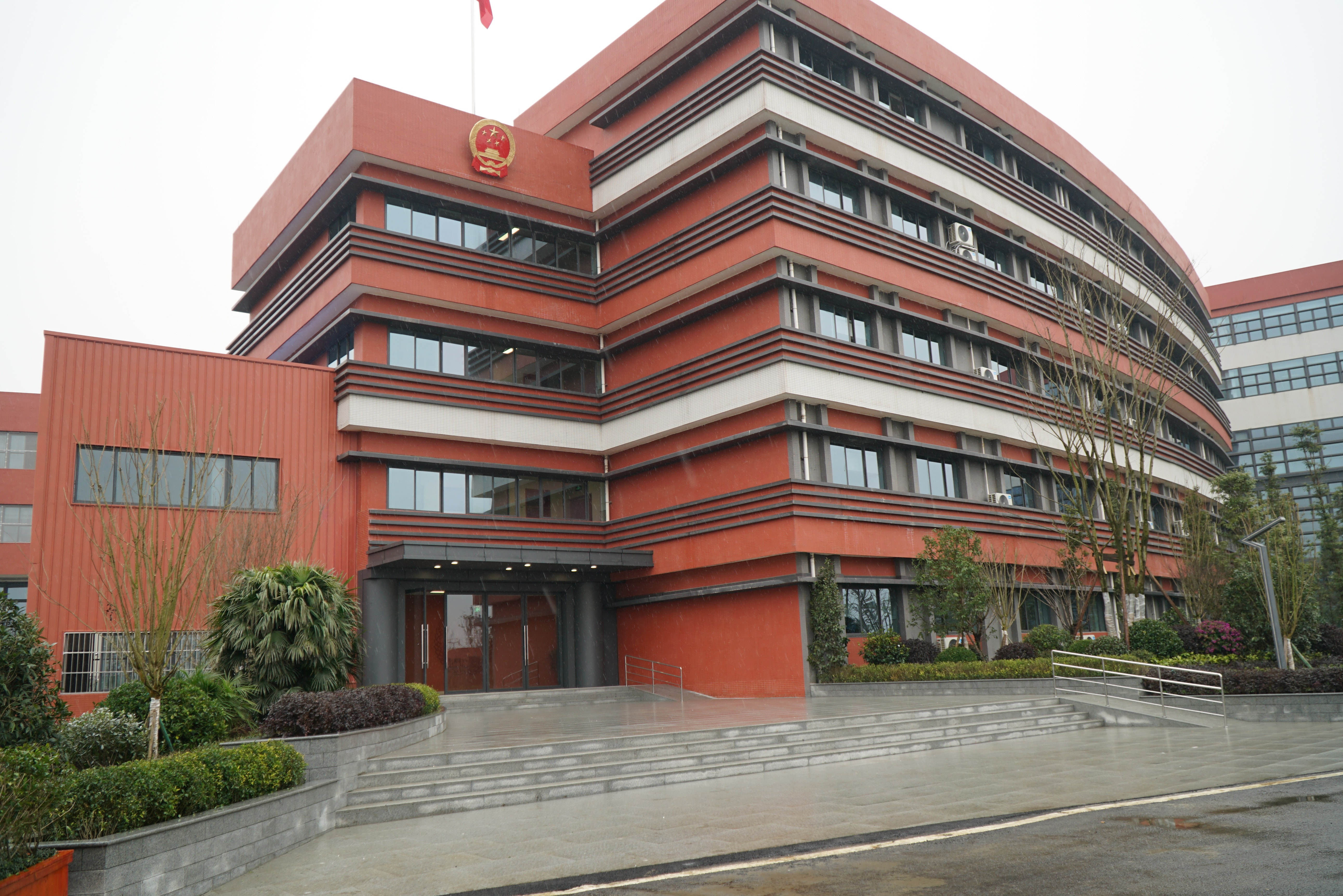 四川天府新区人民法院