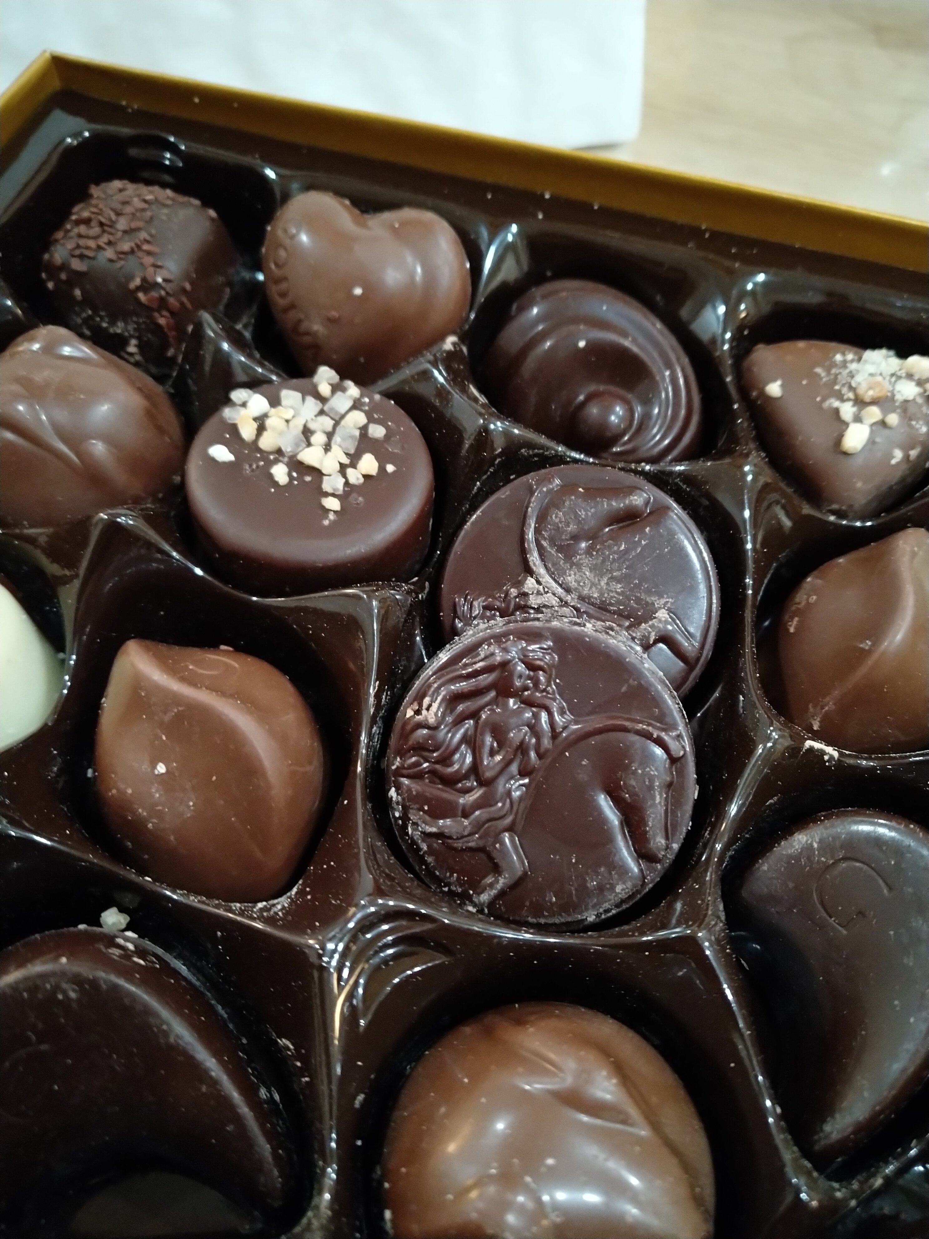 比利时进口歌帝梵夹心巧克力礼盒怎么样是哪个国家的牌子，热门产品亲自试验_搜券