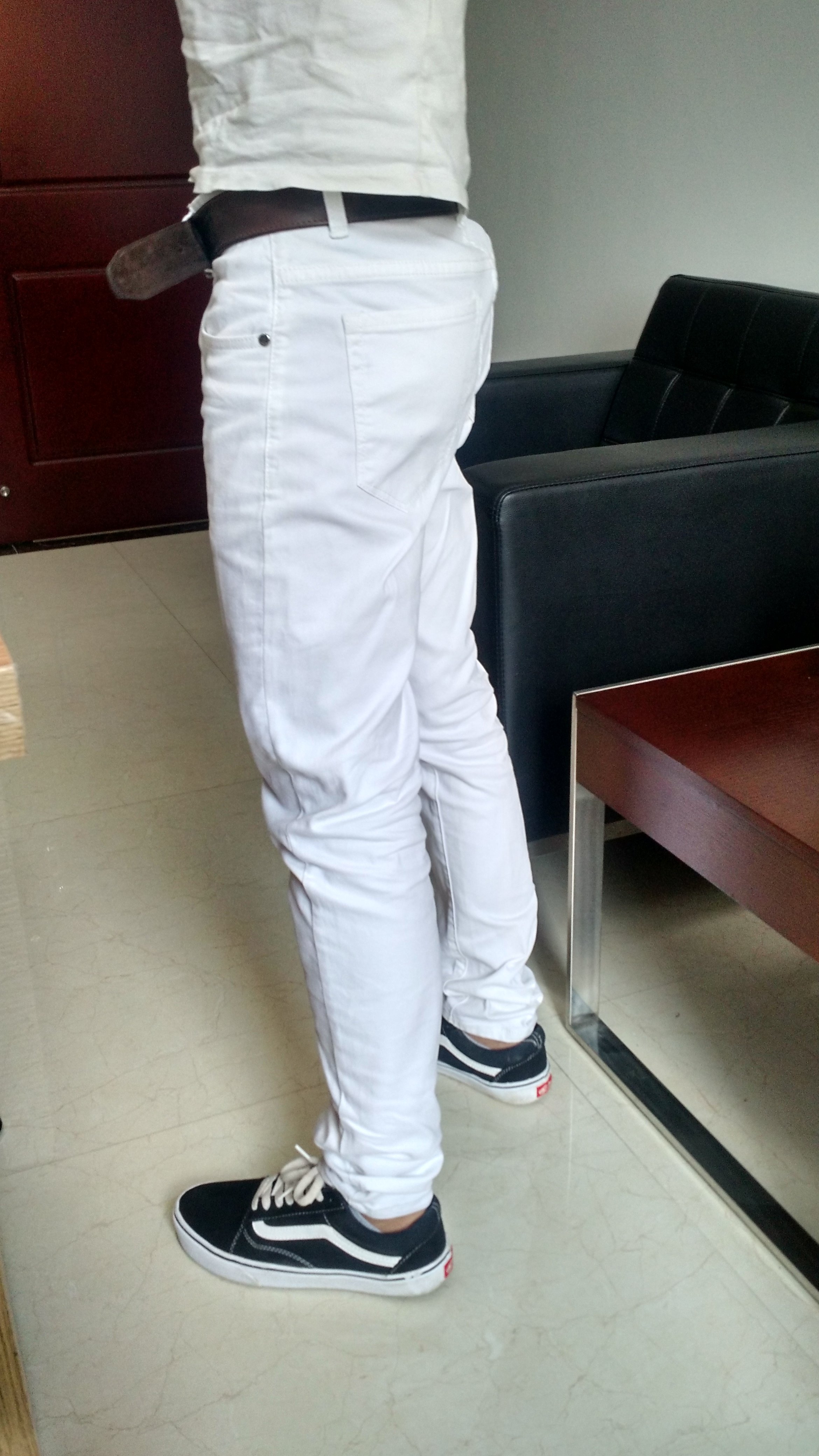 室外运动,我是玩的长板速降,出去练活,出的汗特别多,裤子基本上都会