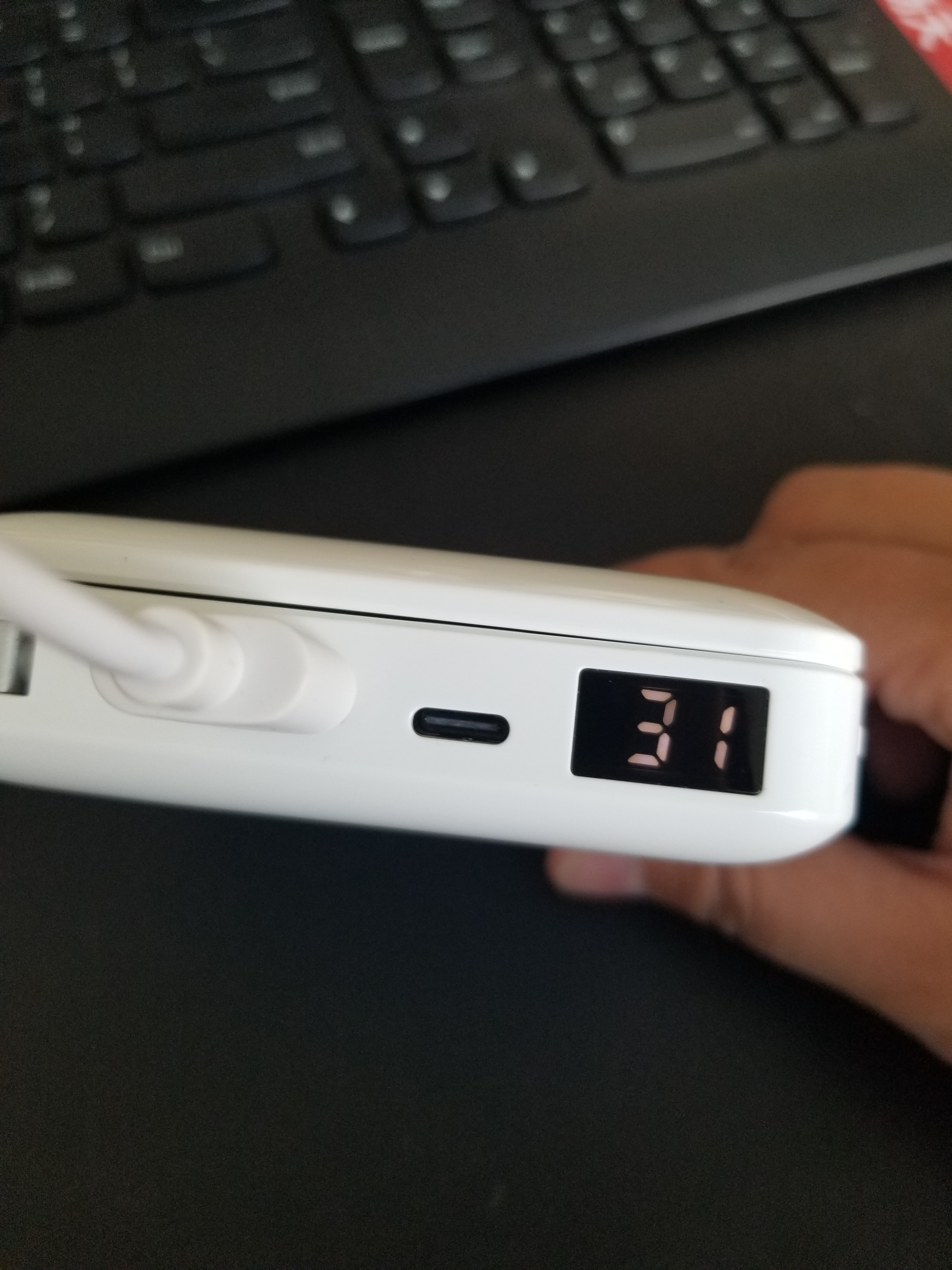 飞利浦自带线镜子充电宝是正规厂商生产的吗?效果好吗?亲自使用后评测,第7张 飞利浦自带线镜子充电宝是正规厂商生产的吗?效果好吗?亲自使用后评测,第7张