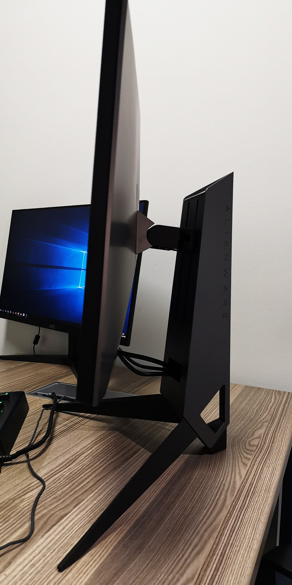 外星人alienwareaw2518hf25英寸显示器如何优缺点分析alienwareaw2518