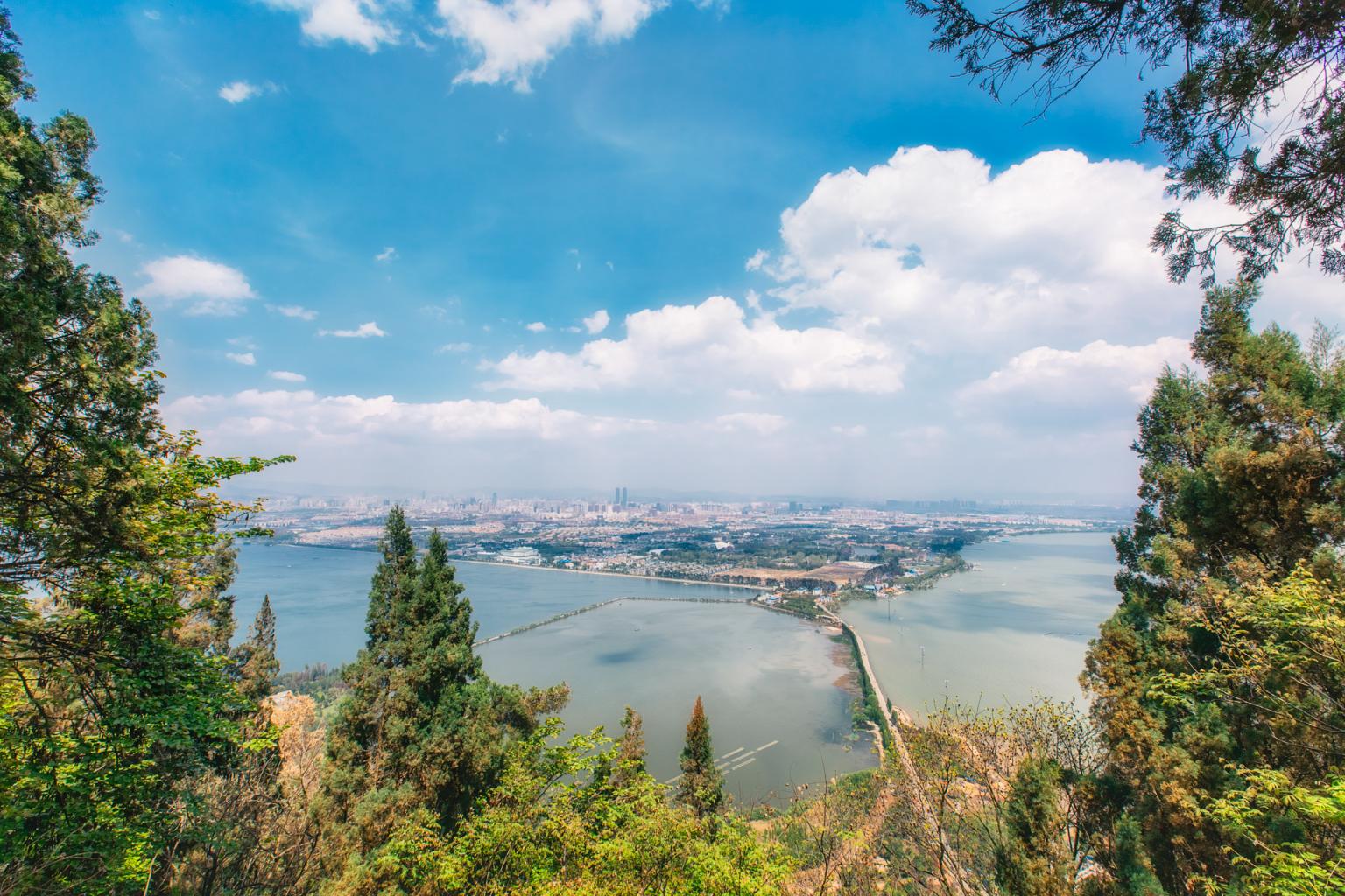 【昆明蟹辣虾天气预报】最新实时一周天气,昆明旅游指数/交通指数,24