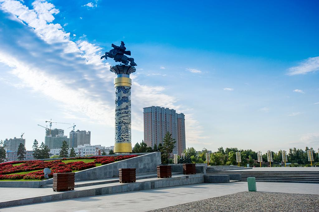 呼和浩特成吉思汗公园 24 小时天气预报