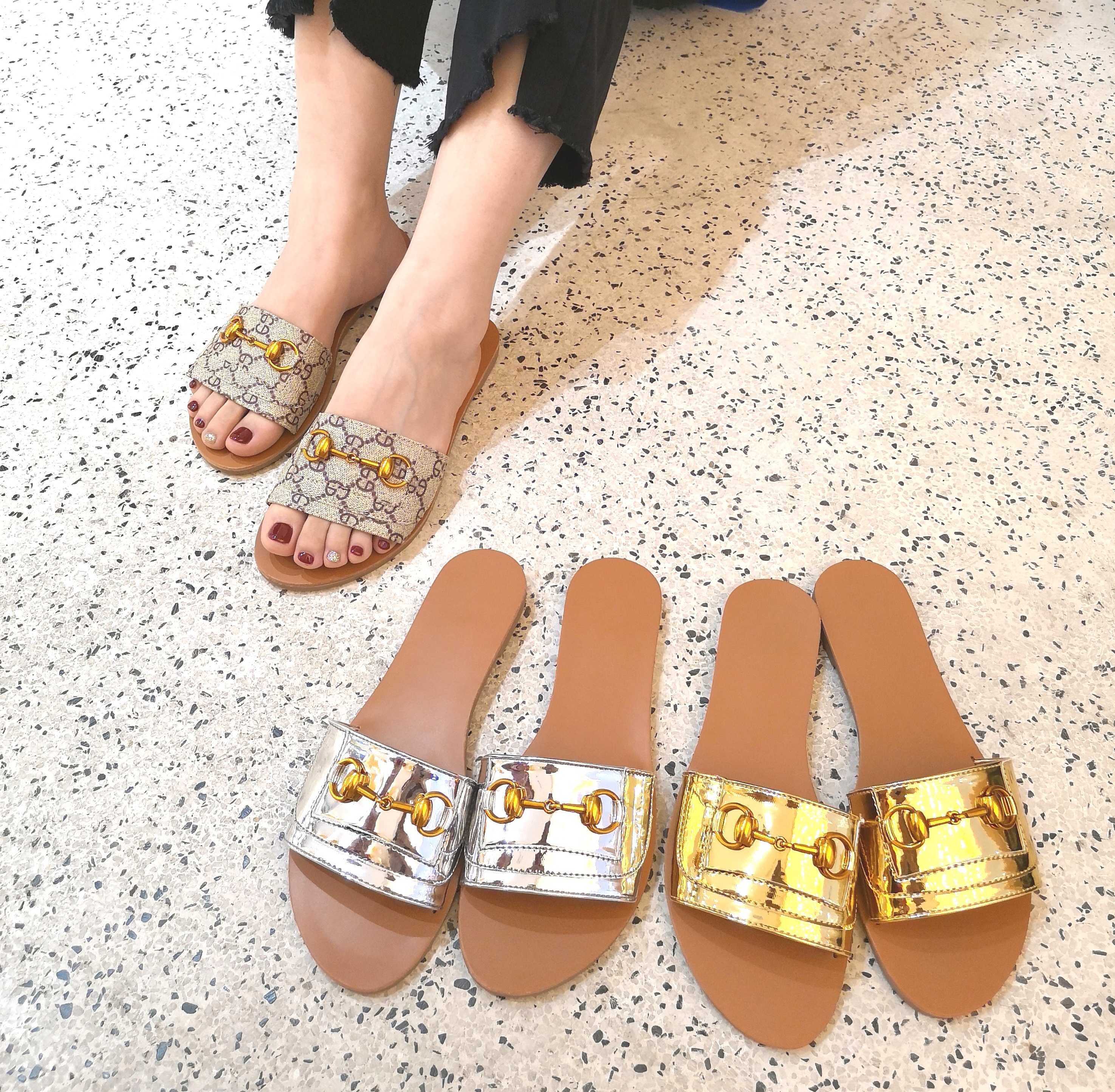 凉拖鞋女夏外穿2019新款chic大牌软底沙滩平底一字拖度假露趾凉鞋