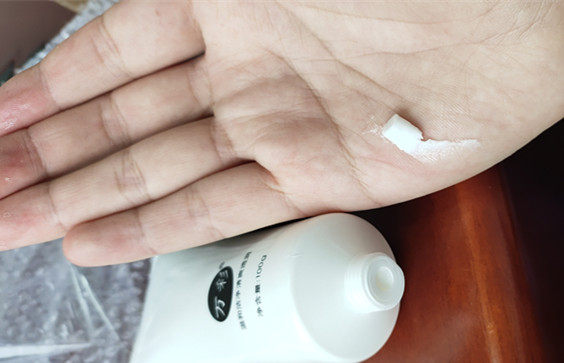 万彩 氨基酸补水洗面奶这个牌子怎么样好用吗，使用测评（网红推荐）_搜券