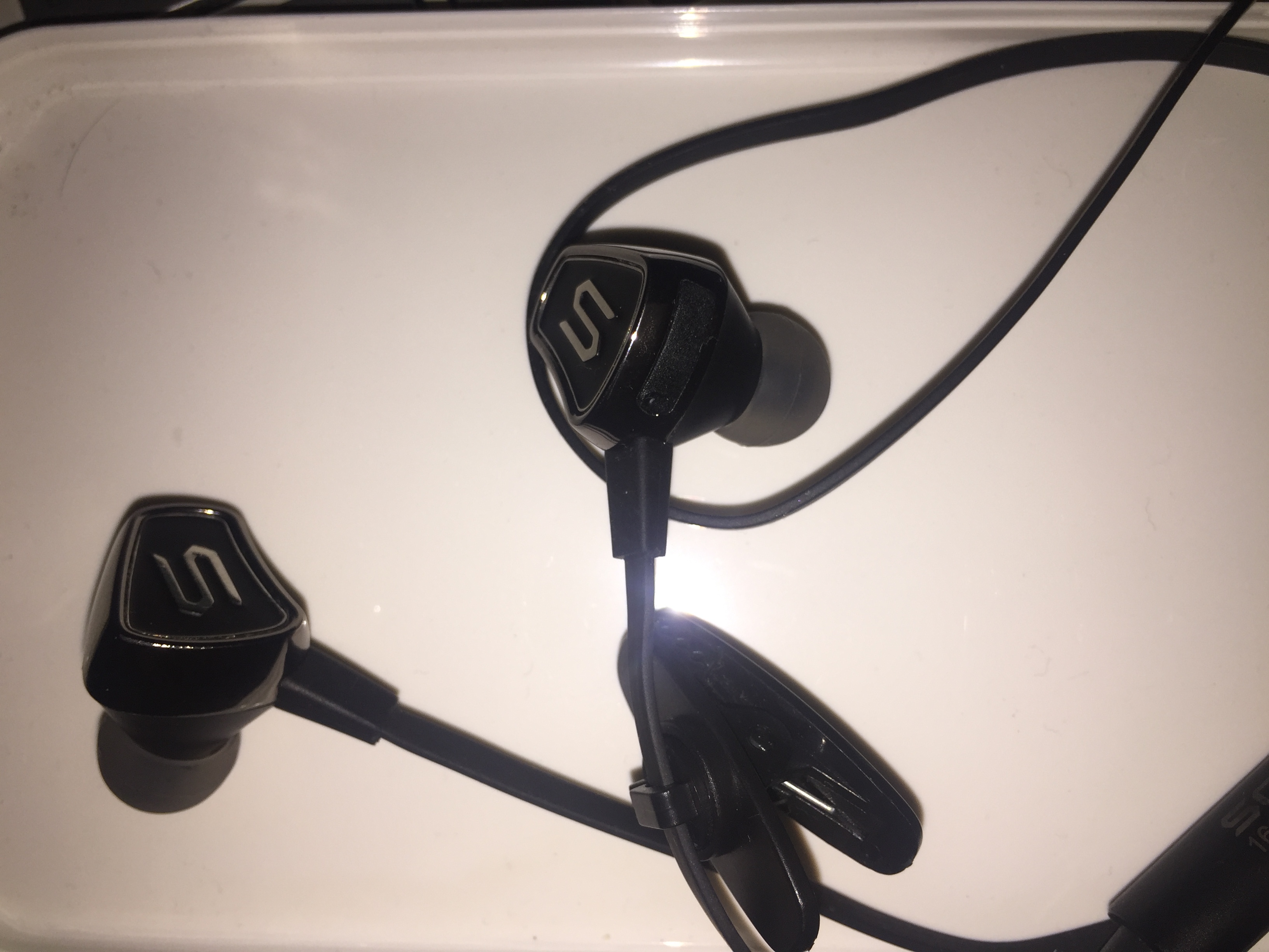 soul运动蓝牙耳机防水入耳式