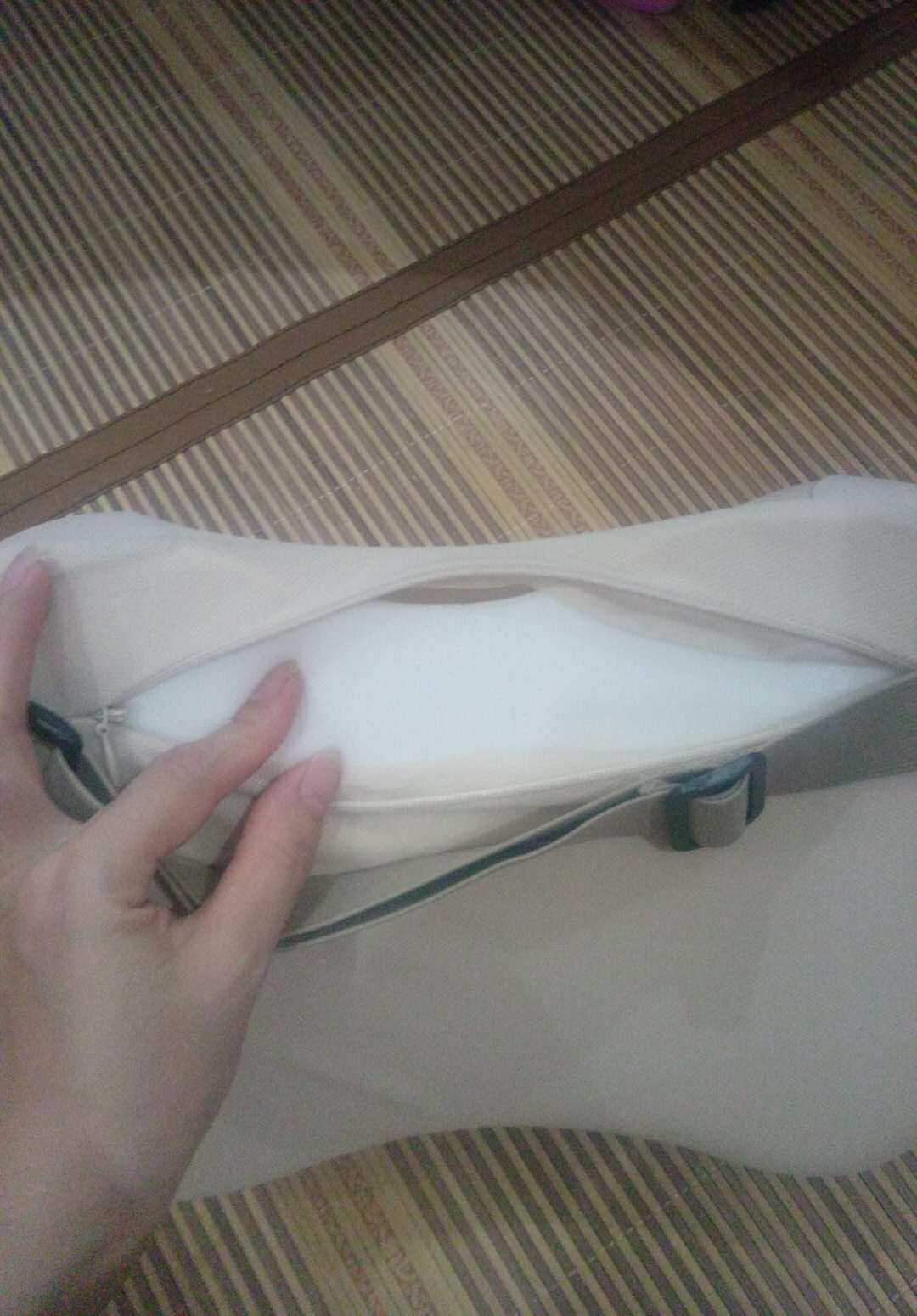 元宝款汽车头枕护颈枕1只有用吗？使用效果显示_搜券