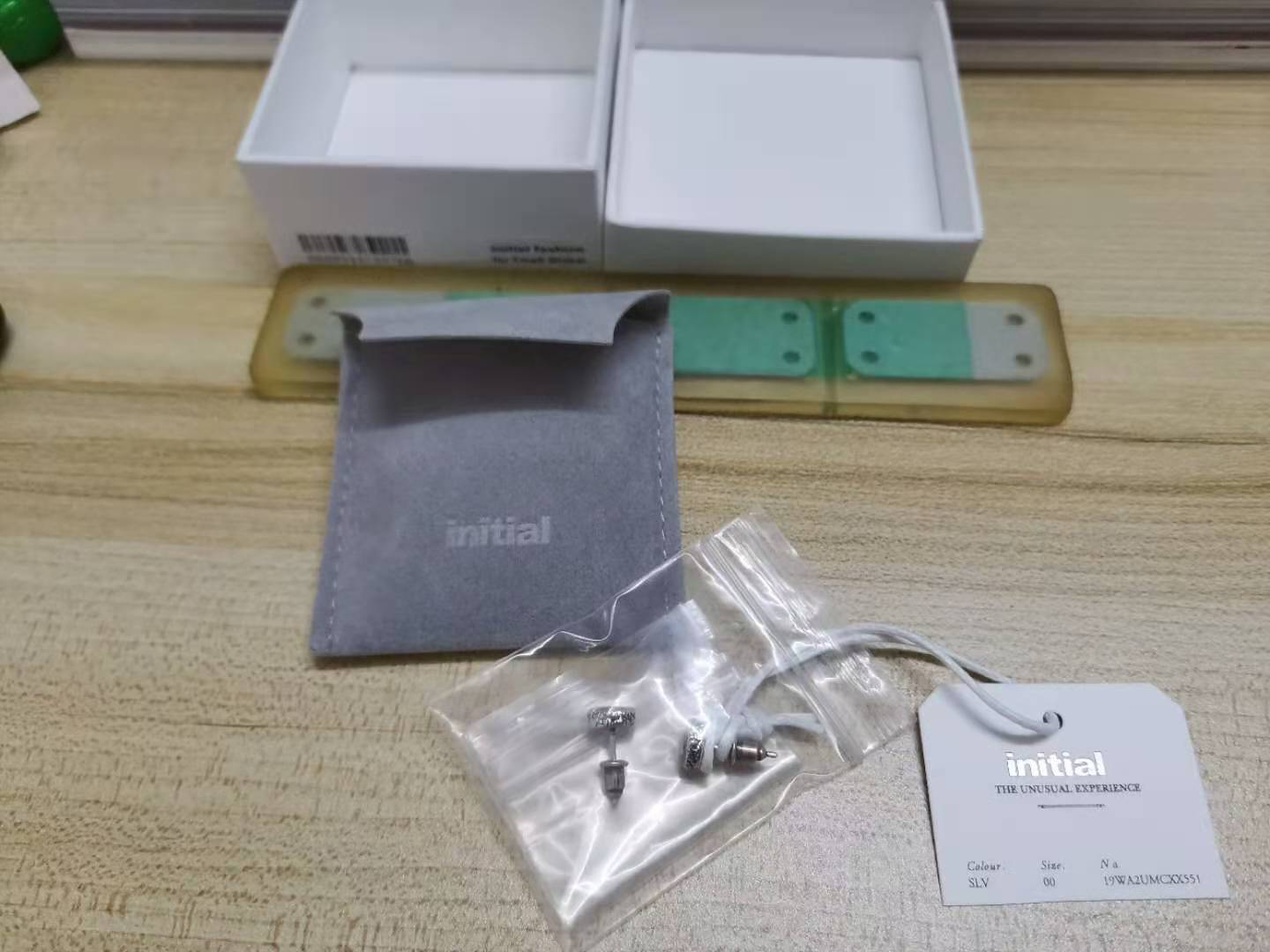 initial复古银耳钉怎么样?好用吗?亲自使用分享,第3张 initial复古银耳钉怎么样?好用吗?亲自使用分享,第3张