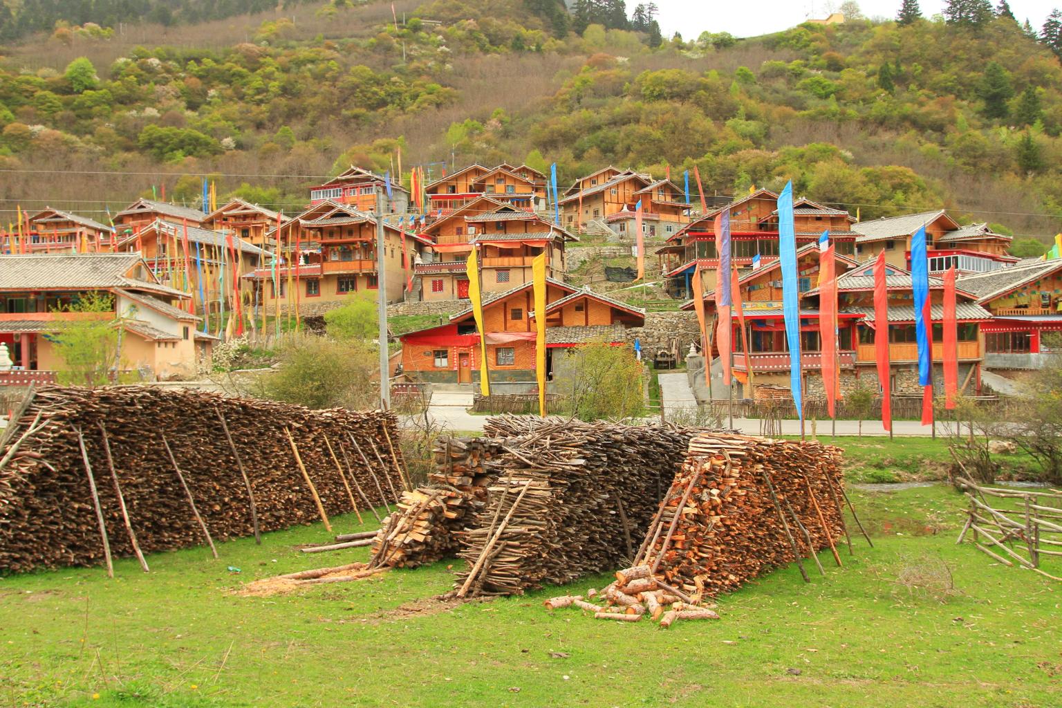 【阿坝中查沟天气预报】最新实时一周天气,阿坝旅游指数/交通指数,24