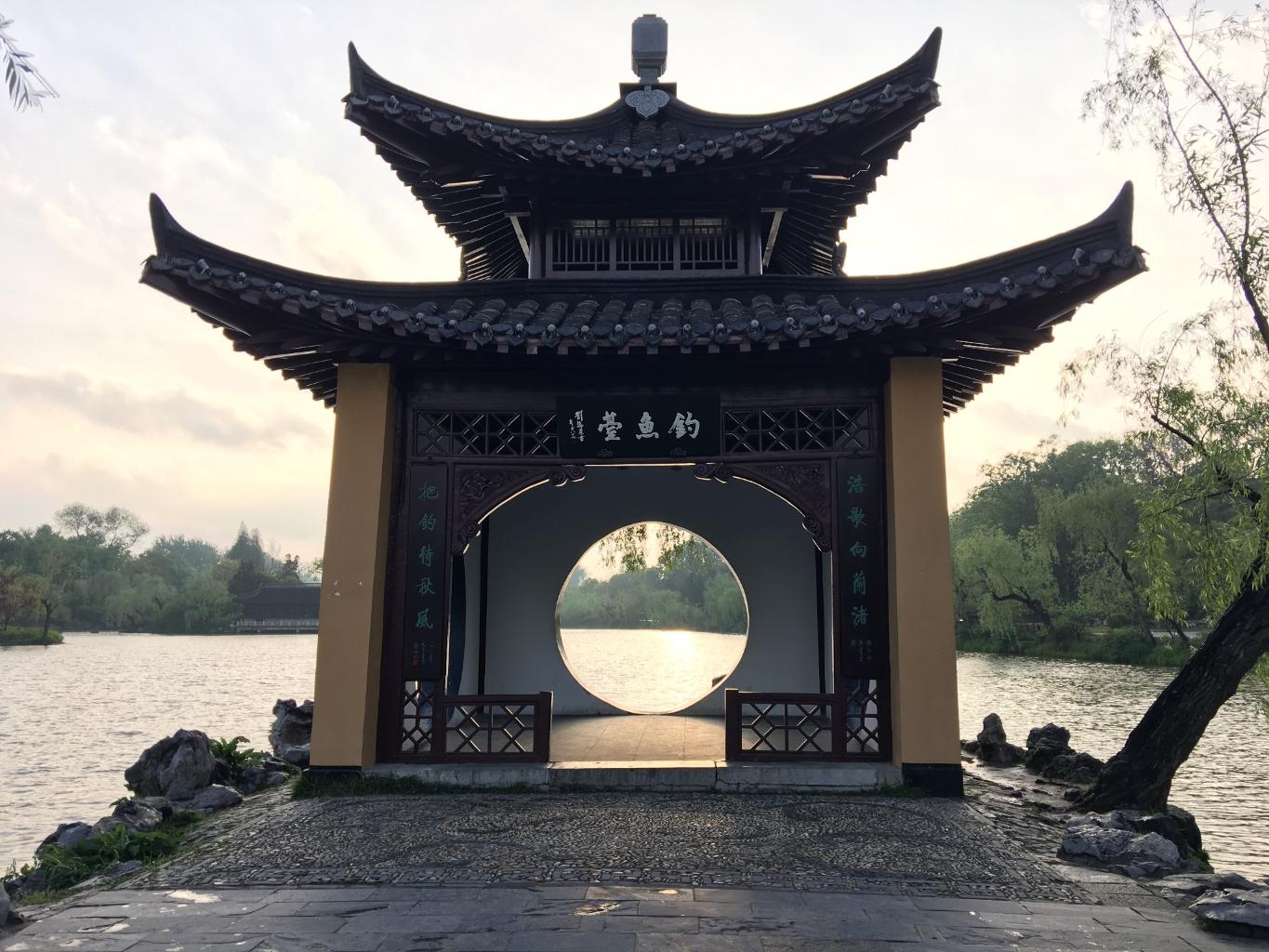 最新实时天气,扬州旅游指数/交通指数,24小时