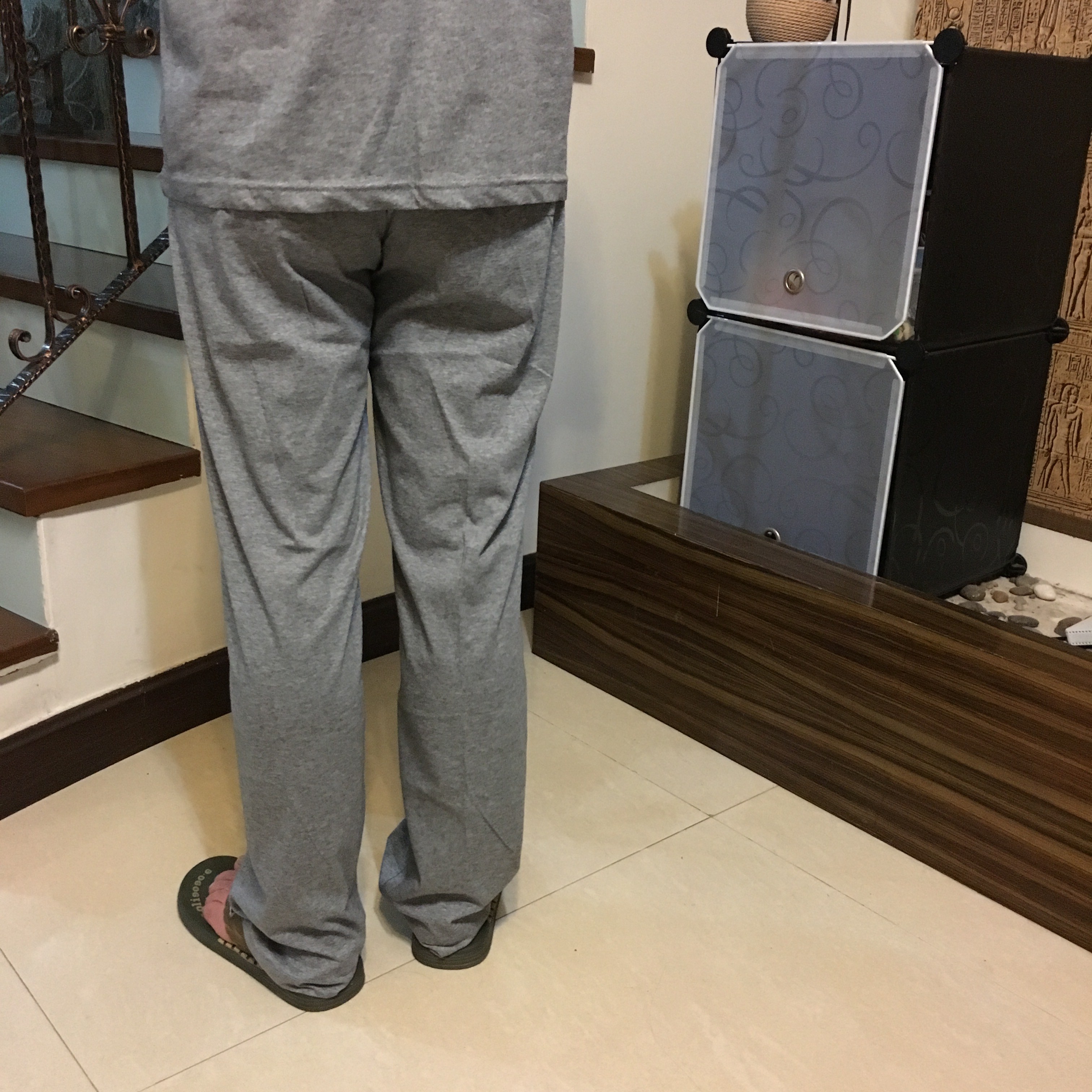 裤子长了点,身高168厘米,体重140斤,需剪掉5厘米的长度.