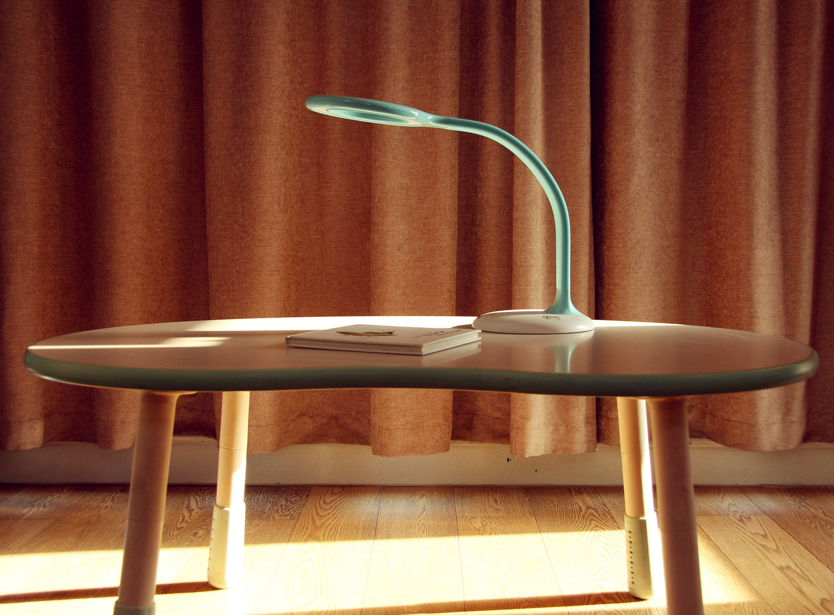 腾讯qqfamily台灯怎么样入手qqfamily儿童学生护眼台灯k8epro爱迪思旺