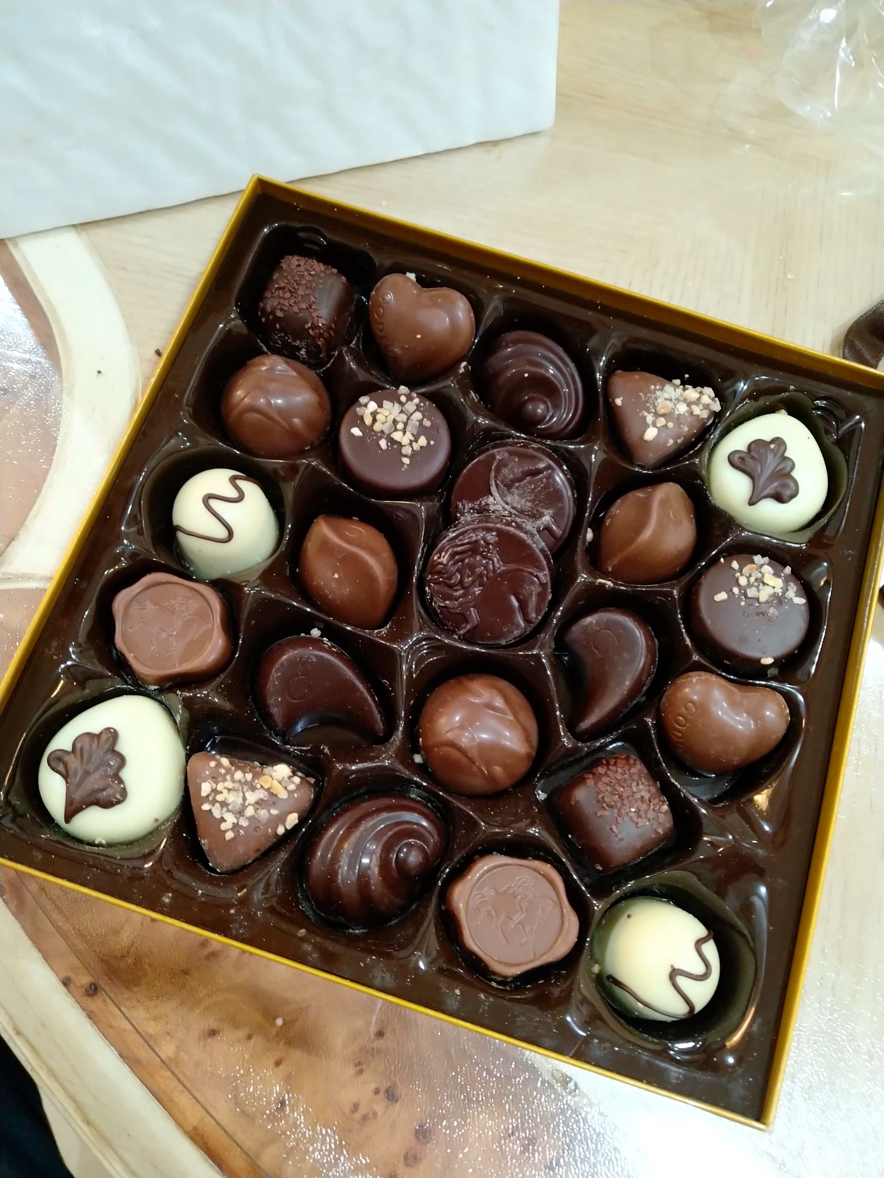 比利时进口歌帝梵夹心巧克力礼盒怎么样是哪个国家的牌子，热门产品亲自试验_搜券