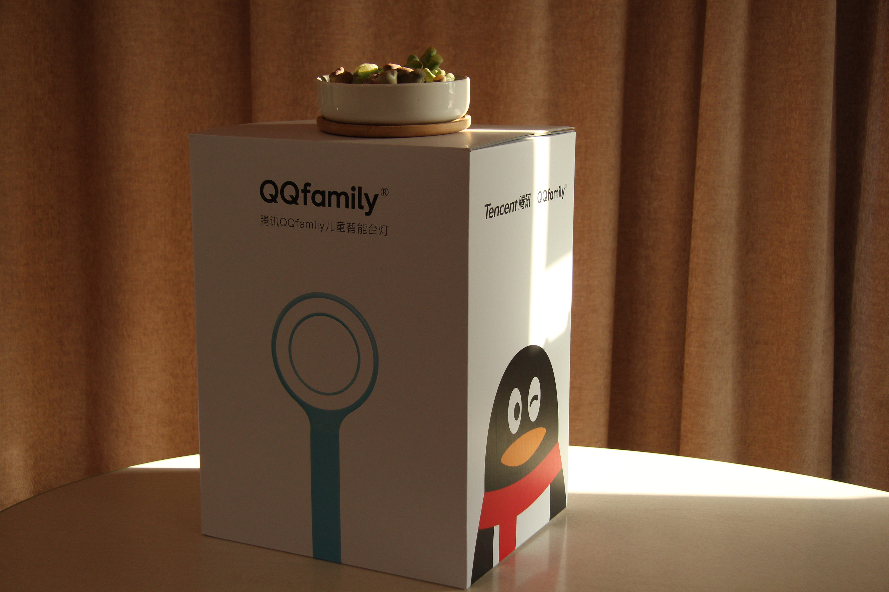 腾讯qqfamily台灯怎么样入手qqfamily儿童学生护眼台灯k8epro爱迪思旺