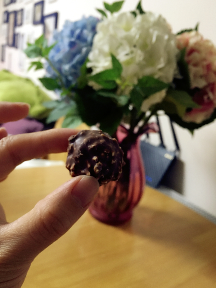 费列罗巧克力18粒礼盒装好不好用,价格是多少钱呢,第5张 费列罗巧克力18粒礼盒装好不好用,价格是多少钱呢,第5张