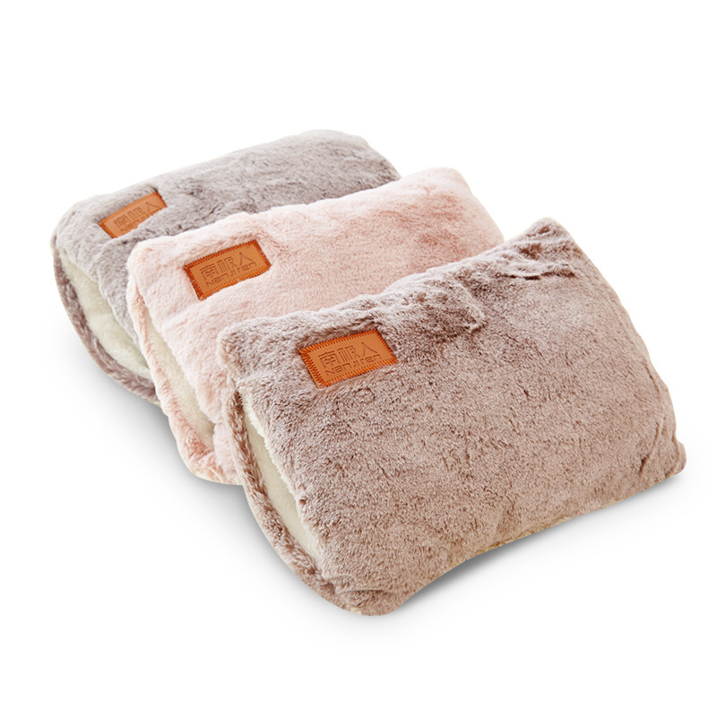 这种暖手宝内部含有软质的液体,一次性注水无需更换,极大免去了传统